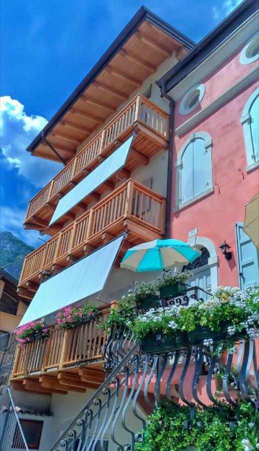 Antica Casa Alboletta - Appartamento Frida Kahlo Riva del Garda Exteriér fotografie